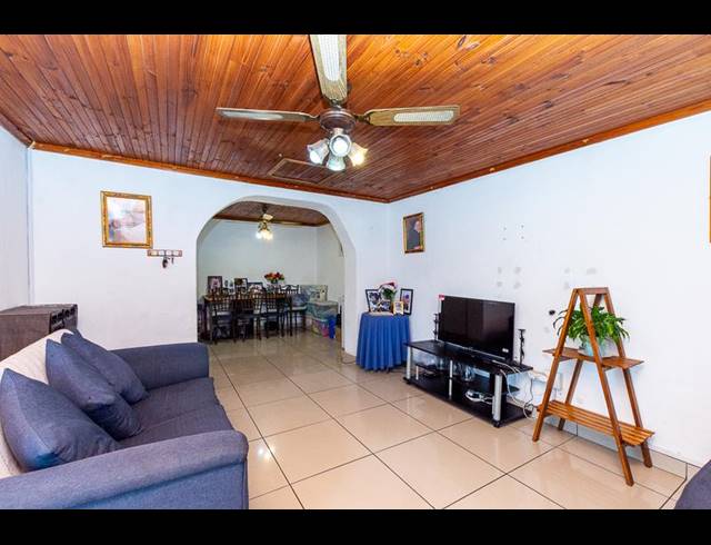 3 BEDROOM HOUSE FOR SALE IN WESTRIDGE